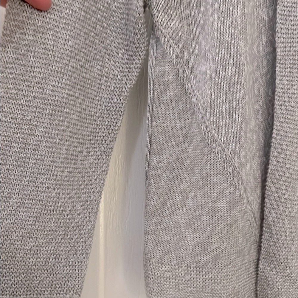 Elegant Soft Pastel Heathered Gray Women's Sweater Size M - Picture 4 of 8